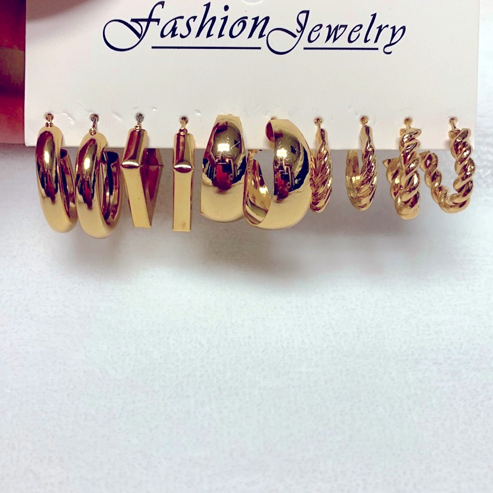 Gold earring set